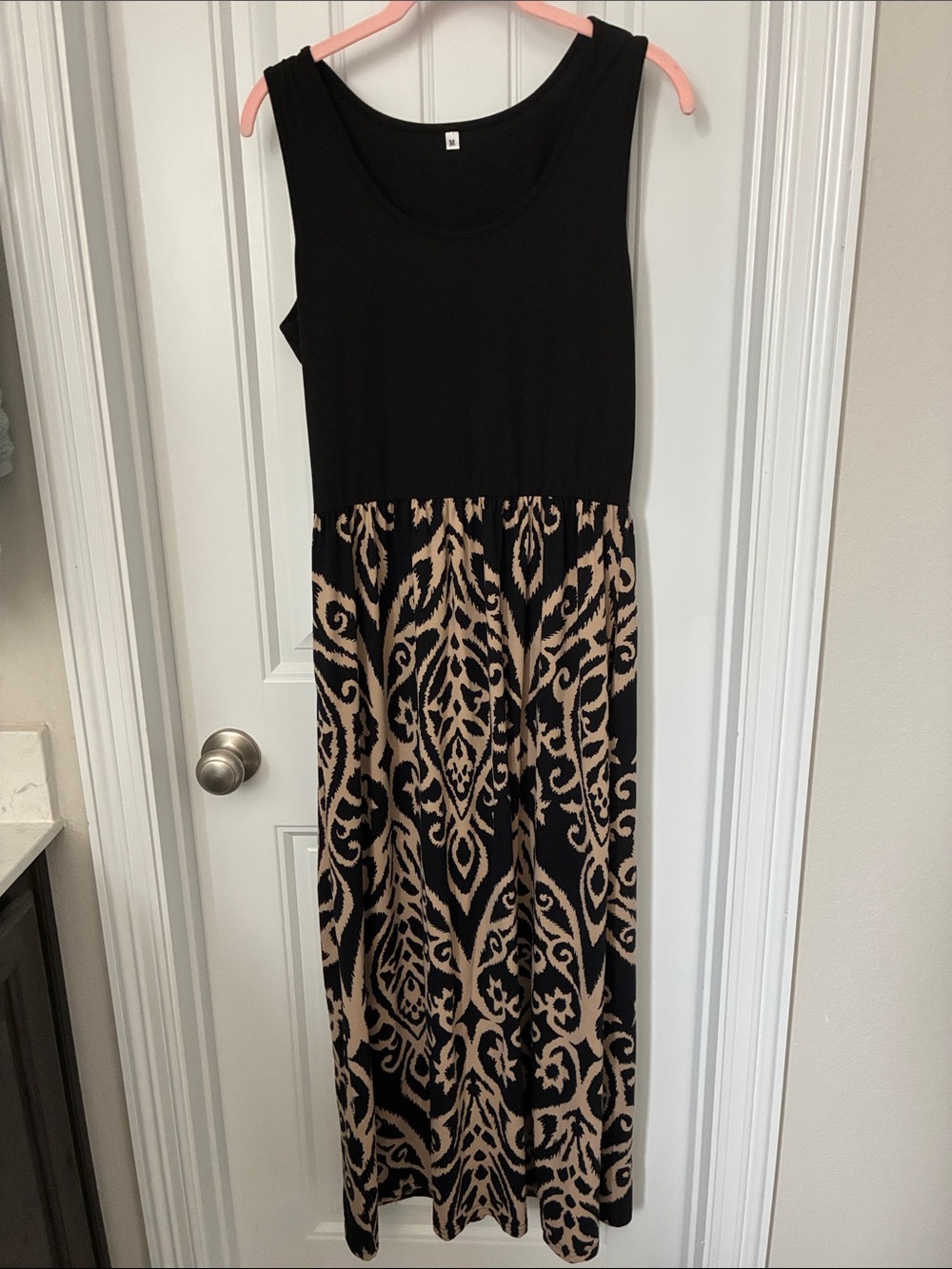Sleeveless Black and Beige Patterned Maxi Dress